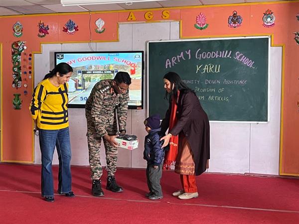 Free school uniforms to EWS Students